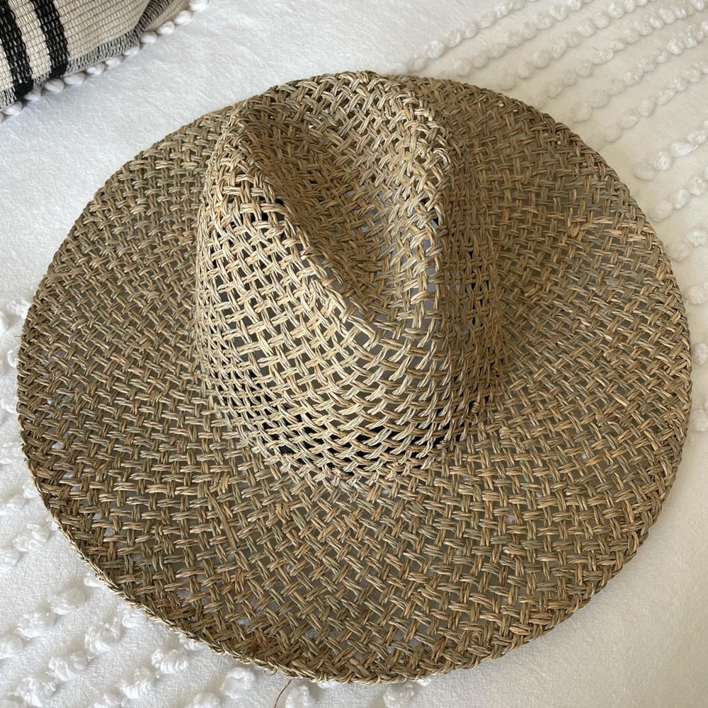 Summer straw hat from Vici dolls